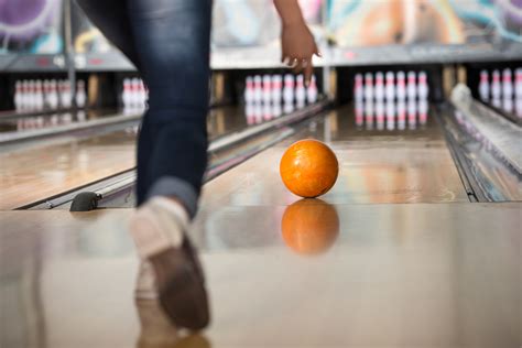 The Strings Arent Spaced As Far Apart (Most Of The Time) 6. . String bowling pros and cons